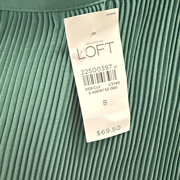 NWT-Ann Taylor LOFT Fluid Pleated Skirt Sz 8 - Picture 7 of 10